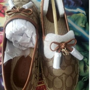 women khaki/saddle shoes soze 9B.